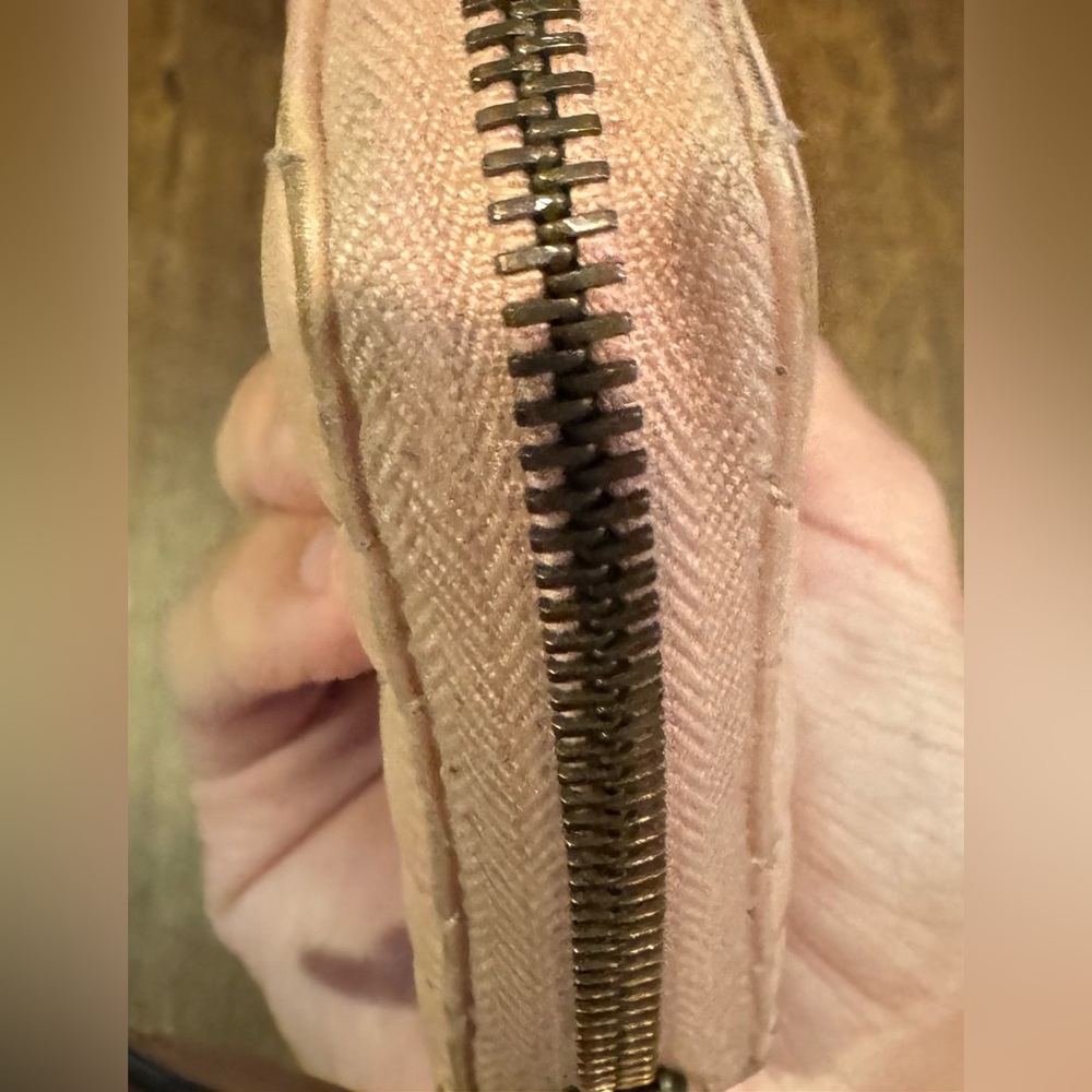 Gucci Pink Marmont Leather Zip Around Wallet - Full Inclusion - Picture 8 of 13